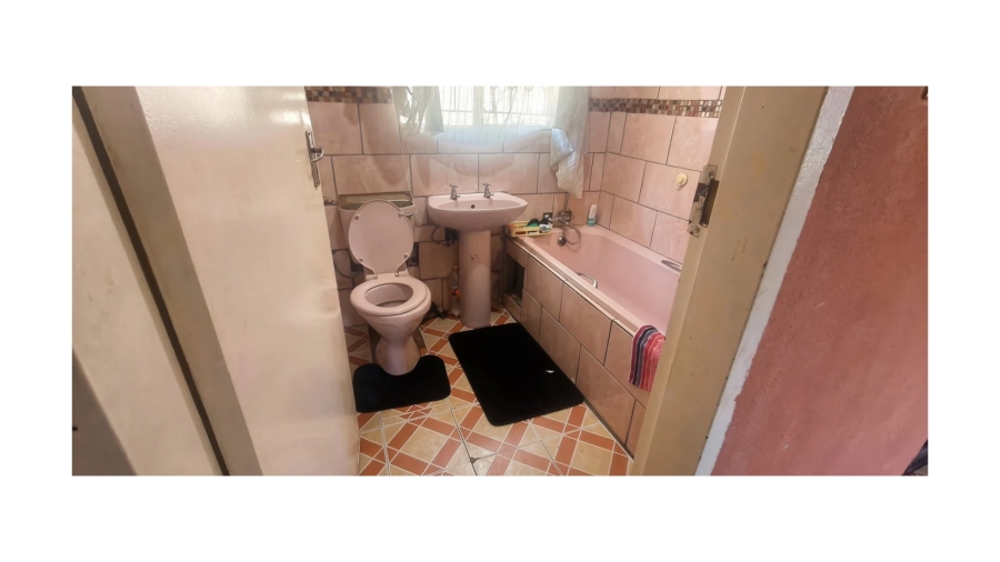 2 Bedroom Property for Sale in Boitekong North West